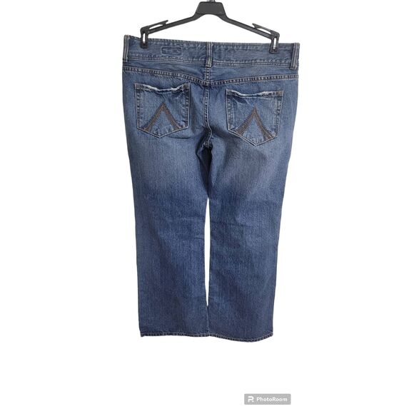 dELiA's y2k Riley Jeans Sz 11/12P Medium Wash Distressed Straight Low Rise - Picture 2 of 4